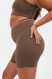 Café High-Rise Run Short