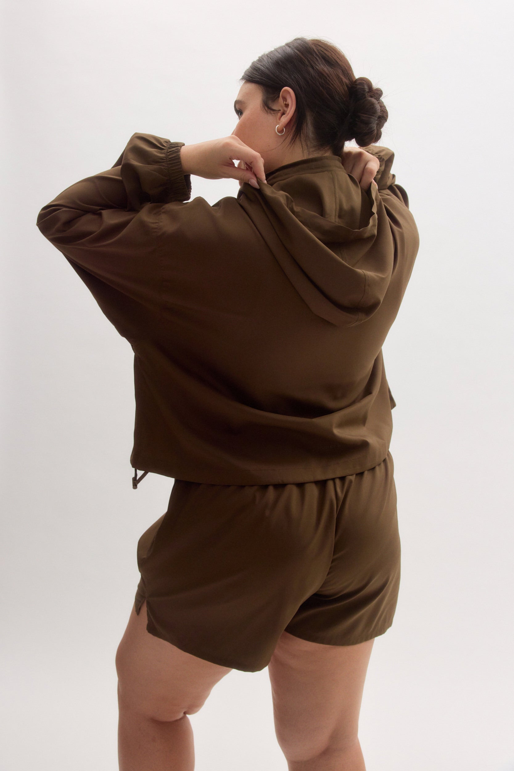 Chestnut Gazelle Short